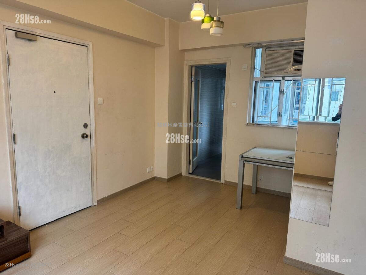 Tai On Court Sell 2 Bedrooms , 1 Bathroom 433 ft² ( 40.2 m² )