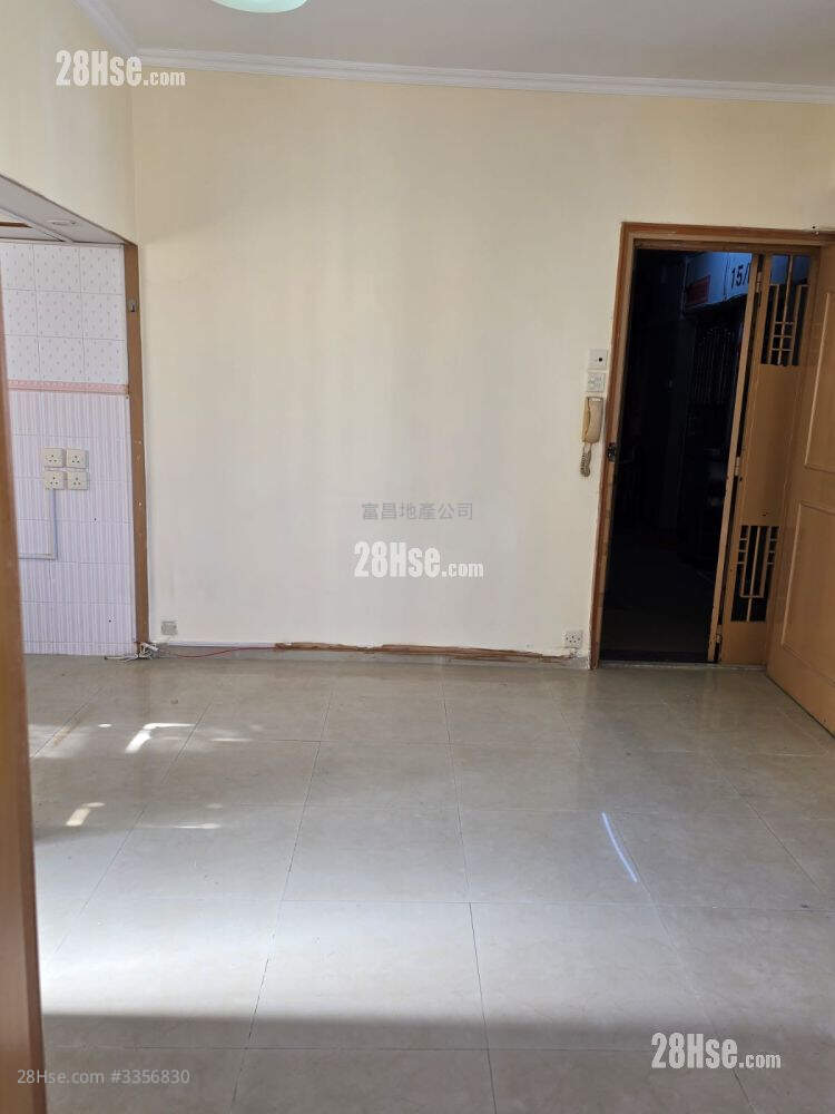 Kwok Hing Building Sell 338 ft² ( 31.4 m² )