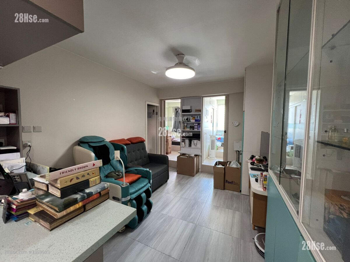 Luen Yip Building Sell 3 Bedrooms , 1 Bathroom 517 ft² ( 48.0 m² )