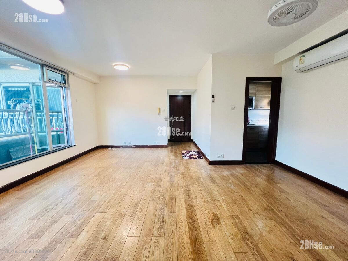 Hong Kong Garden Sell 3 Bedrooms , 2 Bathrooms 715 ft² ( 66.4 m² )