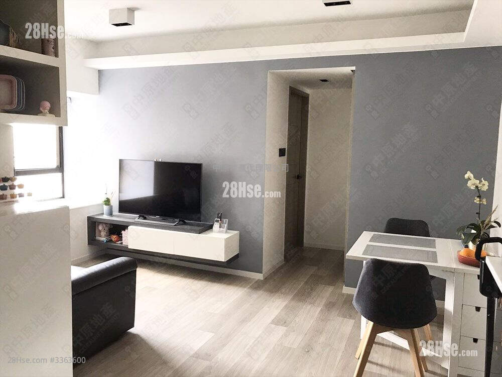 Tai Hing Gardens Sell 2 Bedrooms , 1 Bathroom 428 ft² ( 39.8 m² )