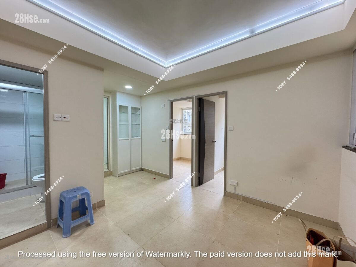 Wah Lai Court Sell 2 Bedrooms , 1 Bathroom 282 ft² ( 26.2 m² )