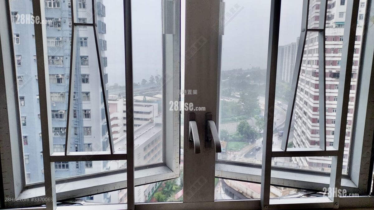Wai Fong Court Sell 258 ft² ( 24.0 m² )