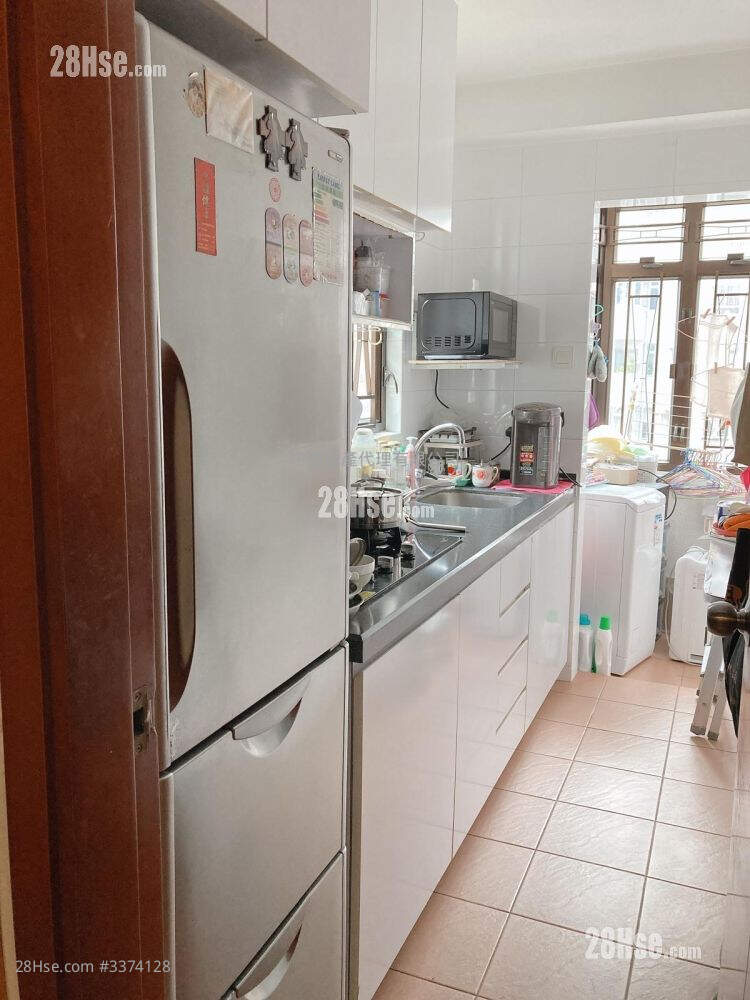 Chun Fai Building Sell 2 Bedrooms 379 ft² ( 35.2 m² )