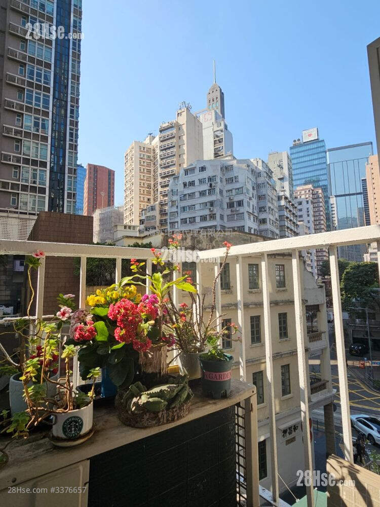 Shu Tak Building Sell 2 Bedrooms , 1 Bathroom 517 ft² ( 48.0 m² )