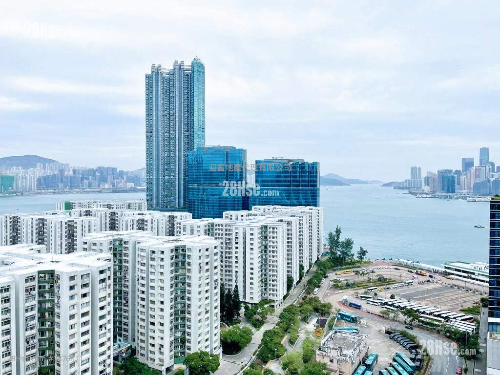 Harbour Place Sell 2 Bedrooms , 1 Bathroom 481 ft² ( 44.7 m² )