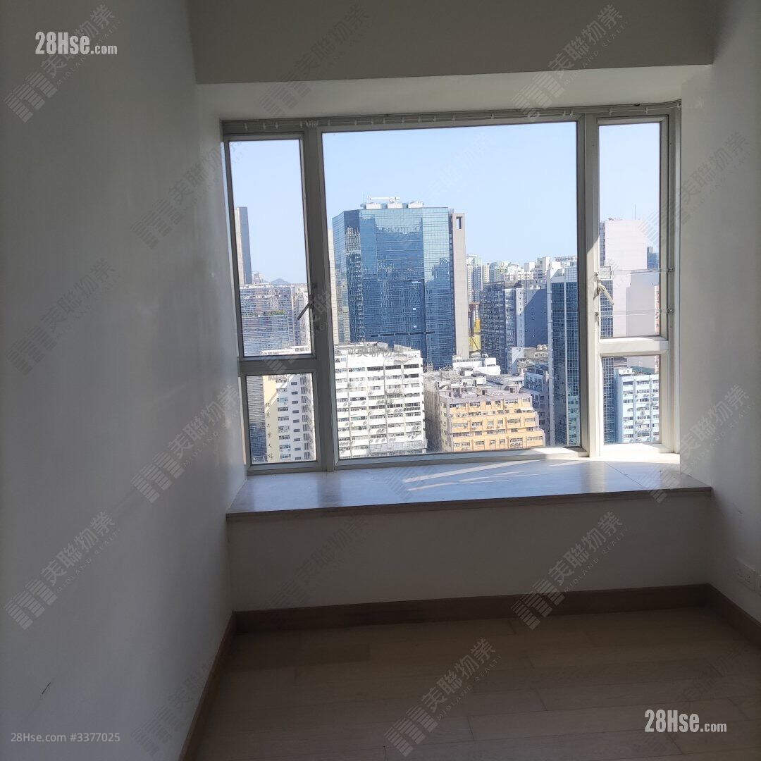 Lions Rise Sell 3 Bedrooms 715 ft² ( 66.4 m² )