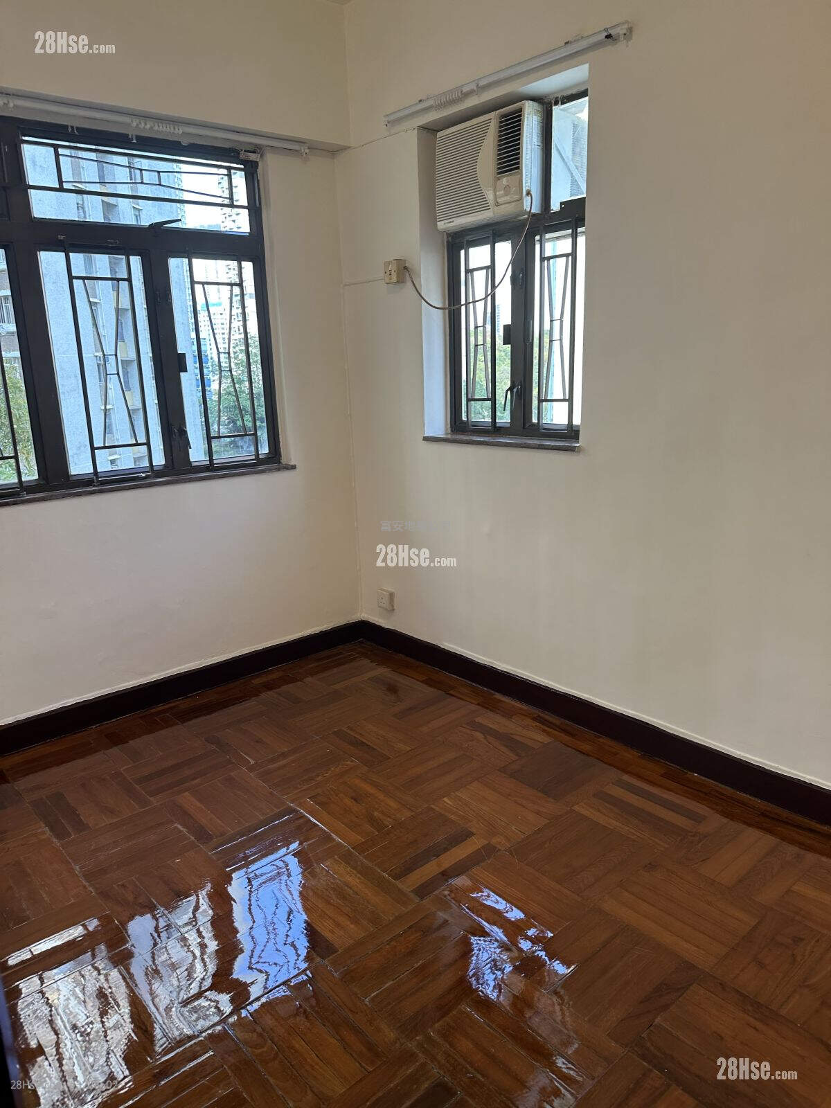 Golden Dragon Garden Rental 3 Bedrooms , 1 Bathroom 596 ft² ( 55.4 m² )