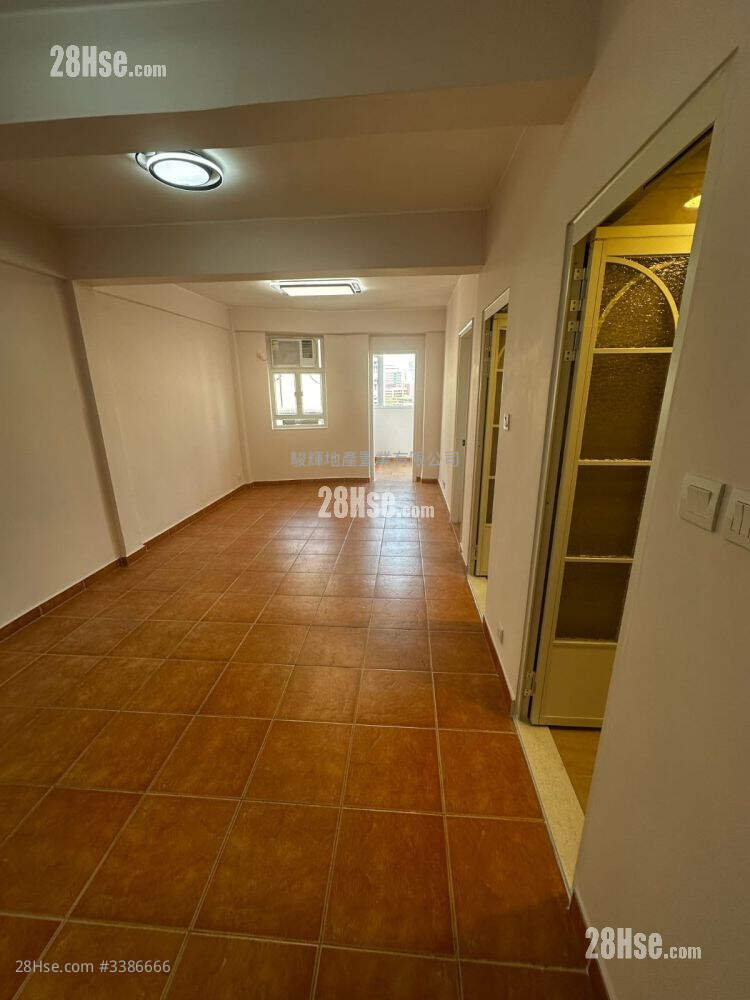 Universal Mansion Sell 2 Bedrooms , 1 Bathroom 536 ft² ( 49.8 m² )