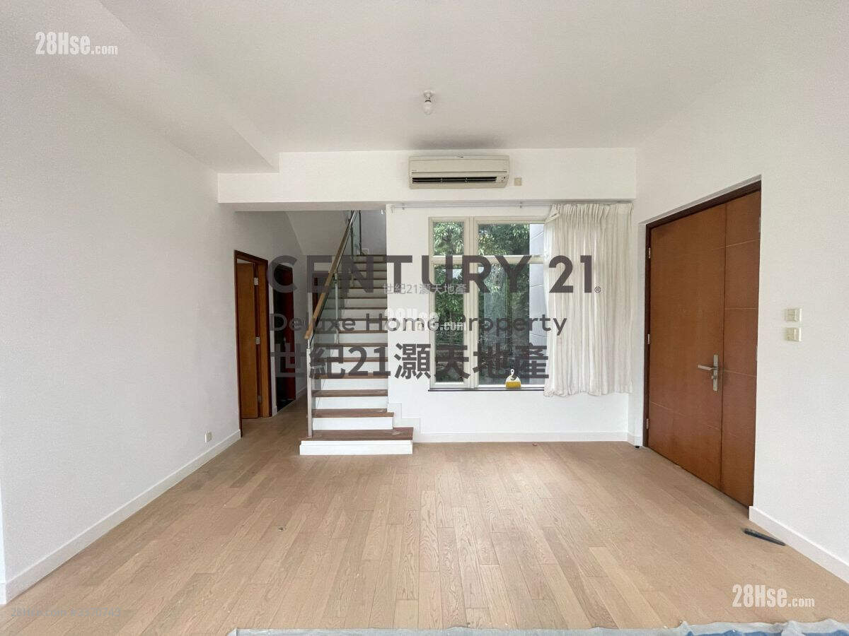 L'utopie Rental 4 Bedrooms , 3 Bathrooms 1,496 ft² ( 139.0 m² )