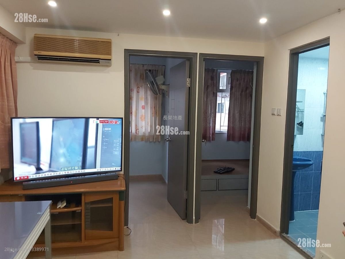 Kam Fai Building Rental 305 ft² ( 28.3 m² )