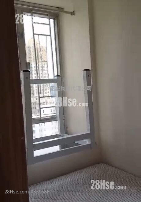 Tung Yik Building Rental Studio , 1 Bathroom 100 ft² ( 9.3 m² )