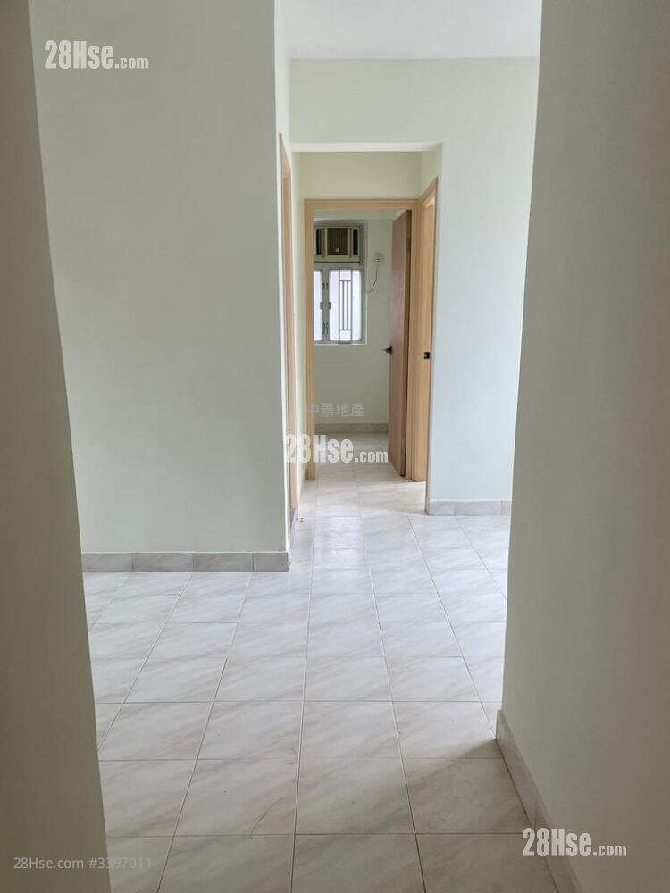 Fok On Building Rental 2 Bedrooms , 1 Bathroom 378 ft² ( 35.1 m² )