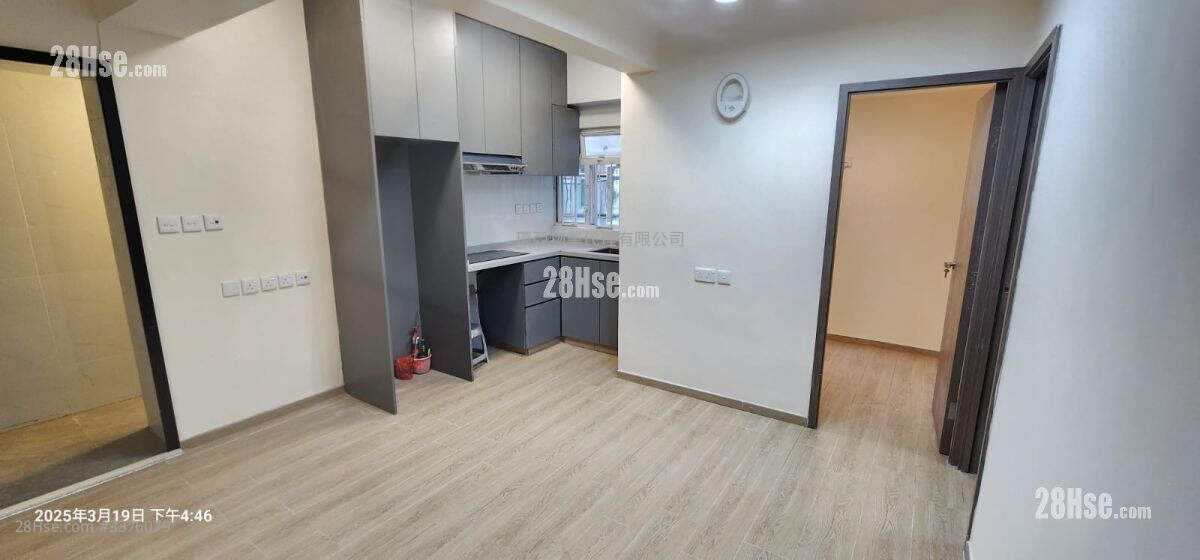 Luen On Apartments Rental 3 Bedrooms , 1 Bathroom 415 ft² ( 38.6 m² )