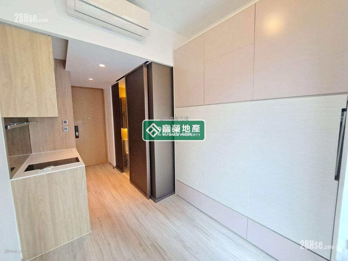 Seven Victory Avenue Rental Studio , 1 Bathroom 180 ft² ( 16.7 m² )