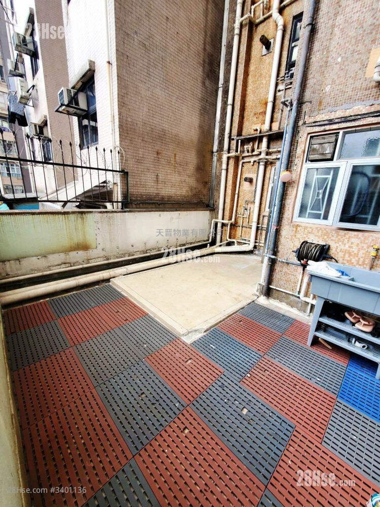 Ka Wai Court Sell 2 Bedrooms , 1 Bathroom 286 ft² ( 26.6 m² )
