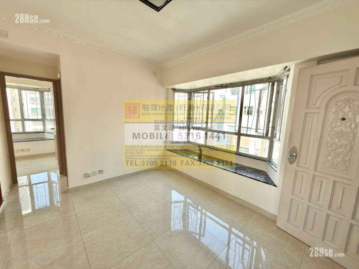 Tung Hing Building Sell 3 Bedrooms , 1 Bathroom 455 ft² ( 42.3 m² )