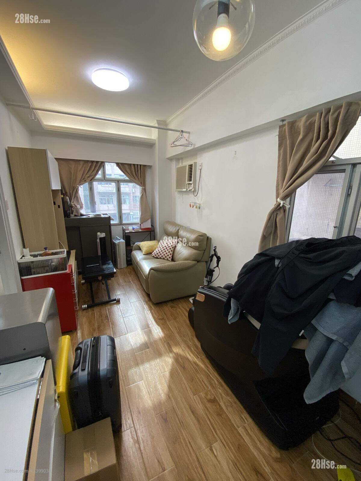 Golden Plaza Sell 301 ft² ( 28.0 m² )
