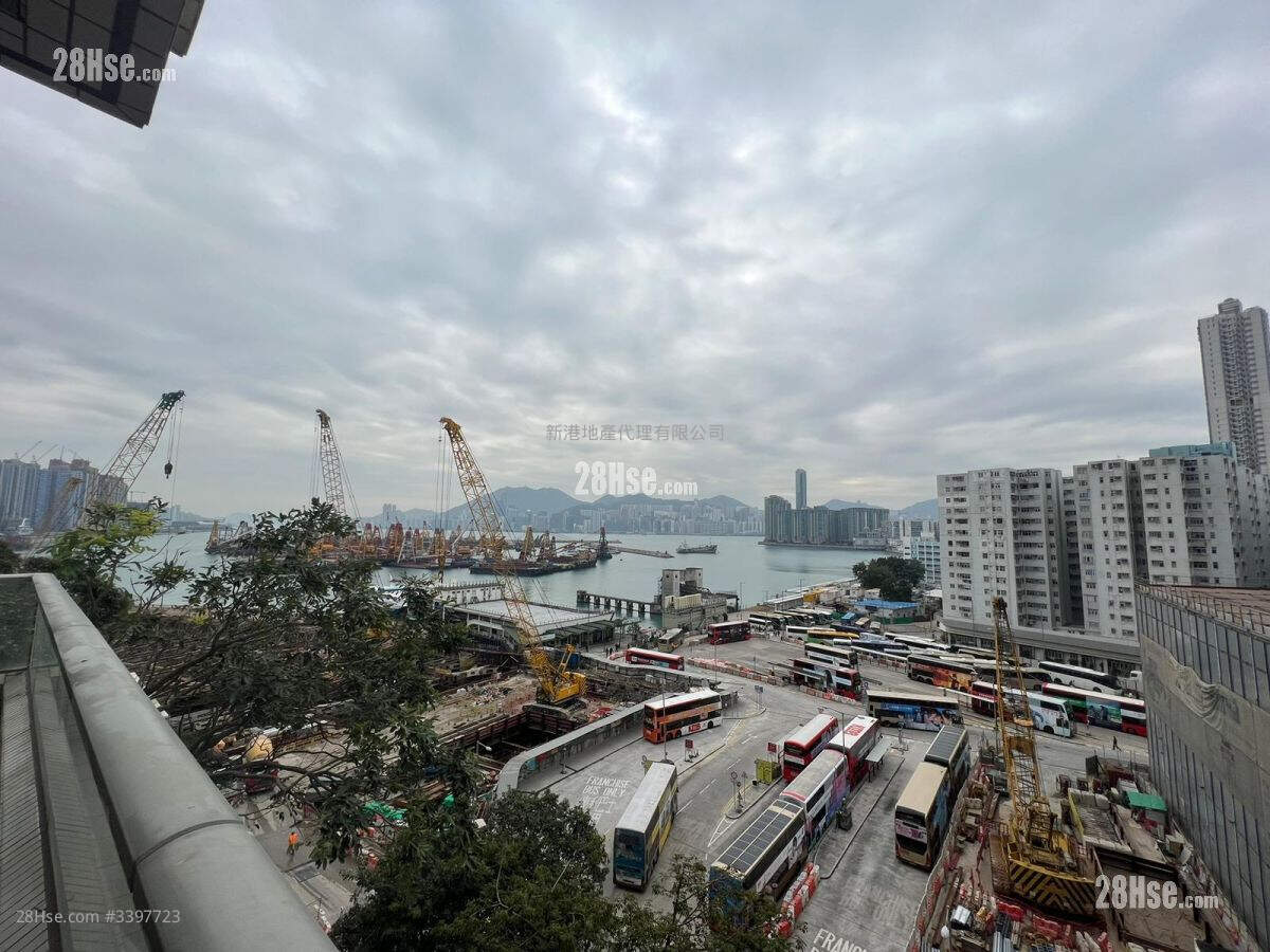 Grand Waterfront Sell 3 Bedrooms , 1 Bathroom 549 ft² ( 51.0 m² )