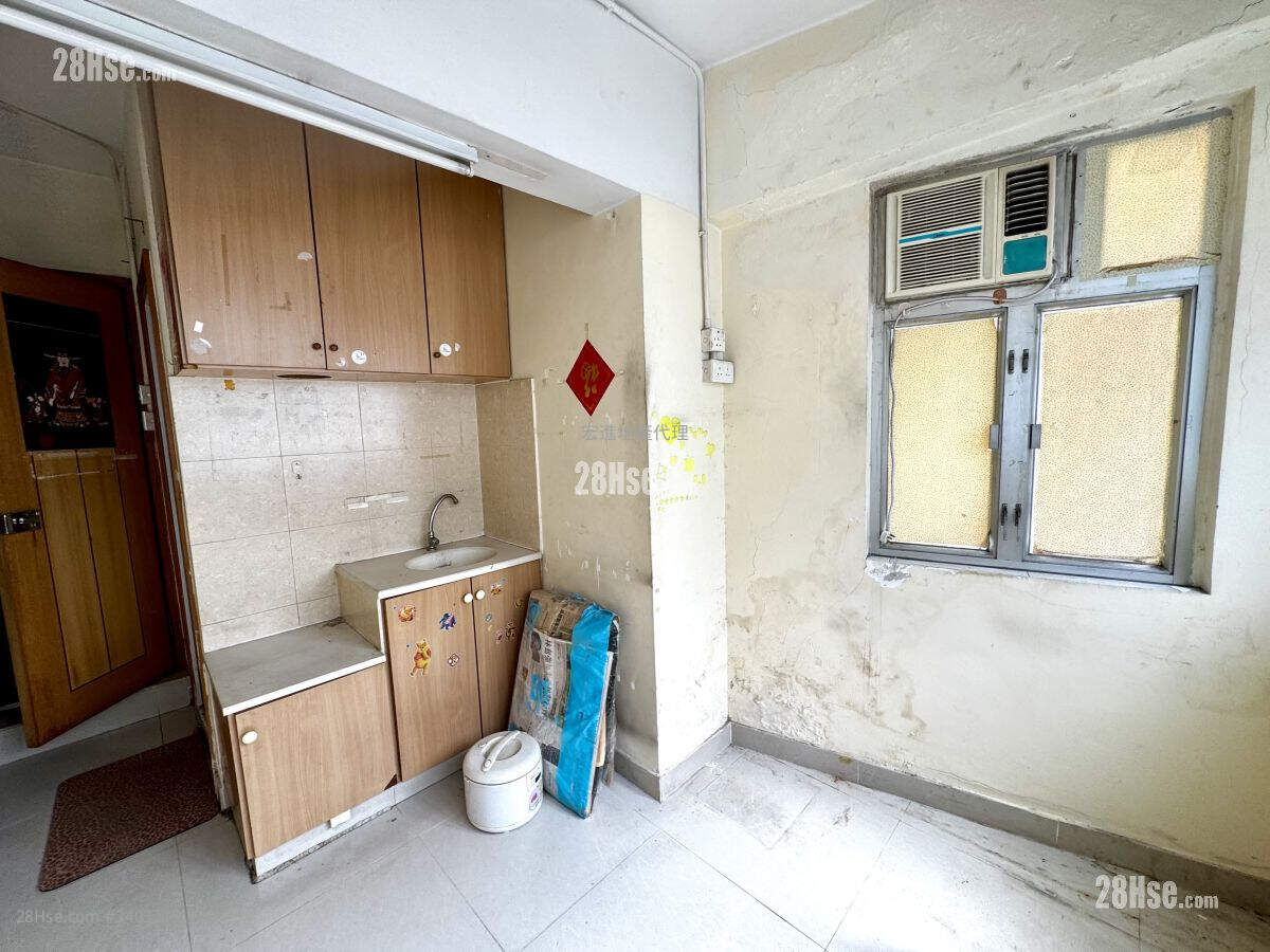 362A Prince Edward Road West Rental 700 ft² ( 65.0 m² )