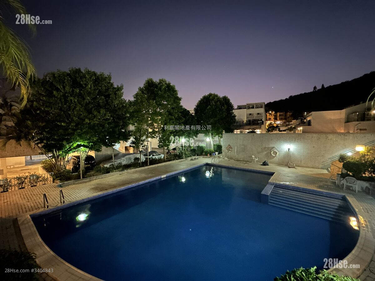 Confier Lodge Rental 3 Bedrooms , 1 Bathroom 755 ft² ( 70.1 m² )