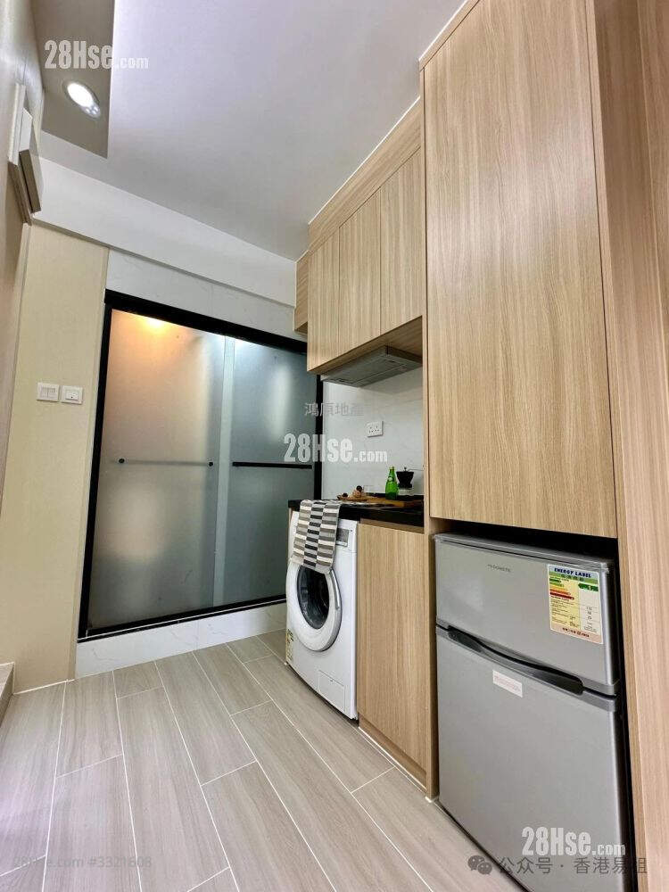 122 Des Voeux Road West Rental Studio , 1 Bathroom 180 ft² ( 16.7 m² )