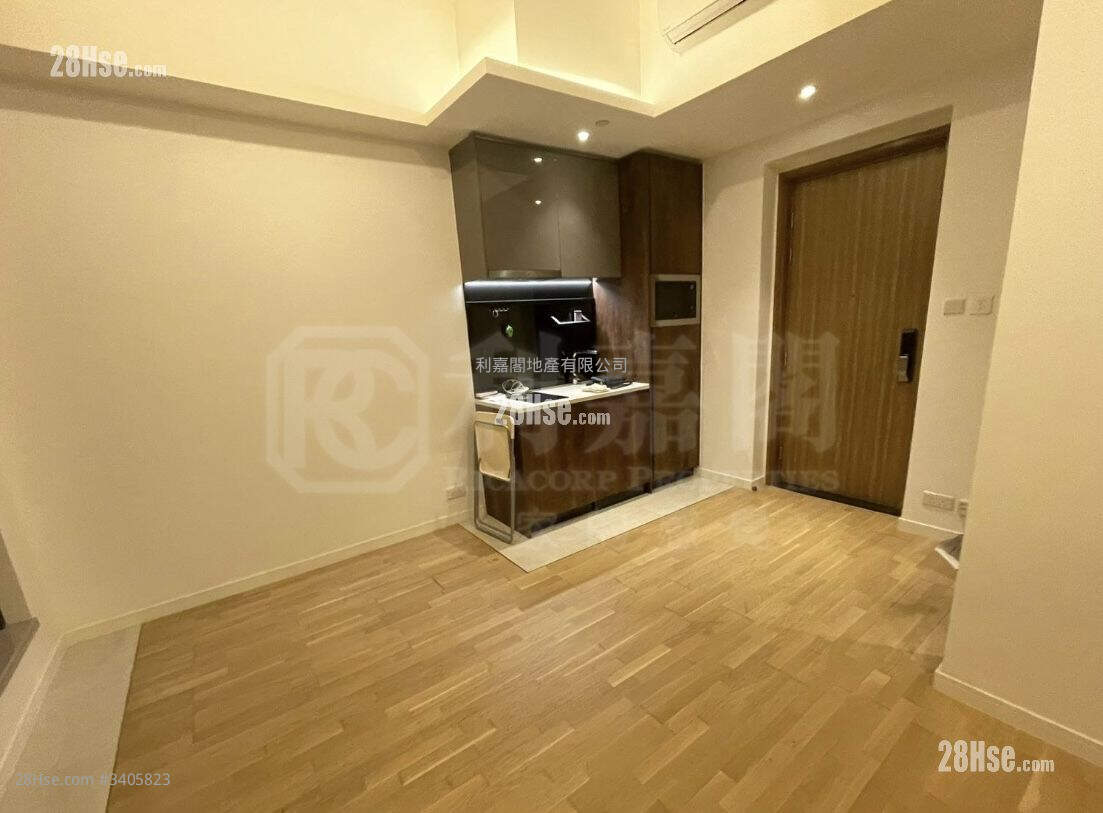 Hyde Park Rental Studio , 1 Bathroom 283 ft² ( 26.3 m² )