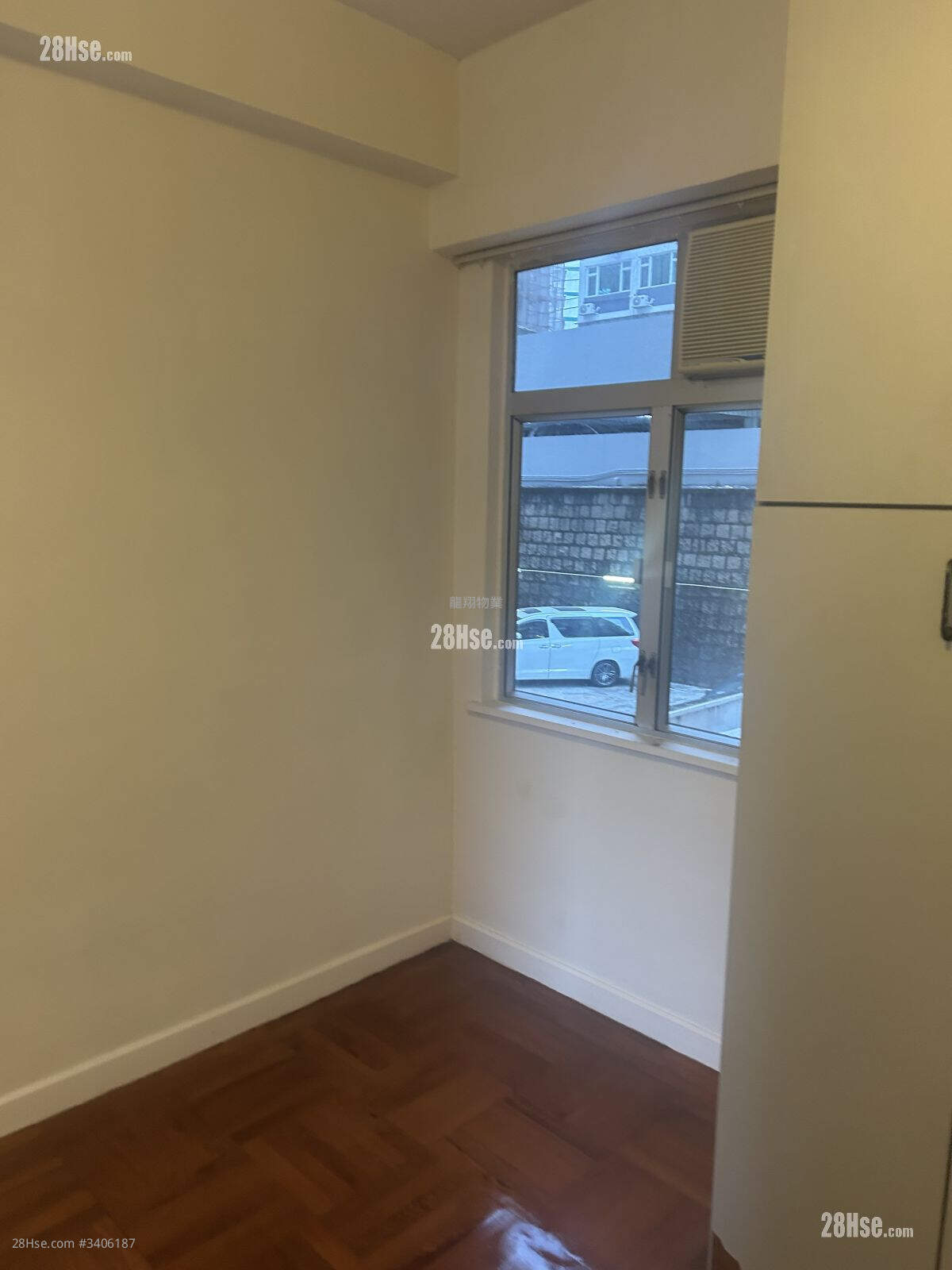 Harrison Court Sell 4 Bedrooms , 1 Bathroom 766 ft² ( 71.2 m² )