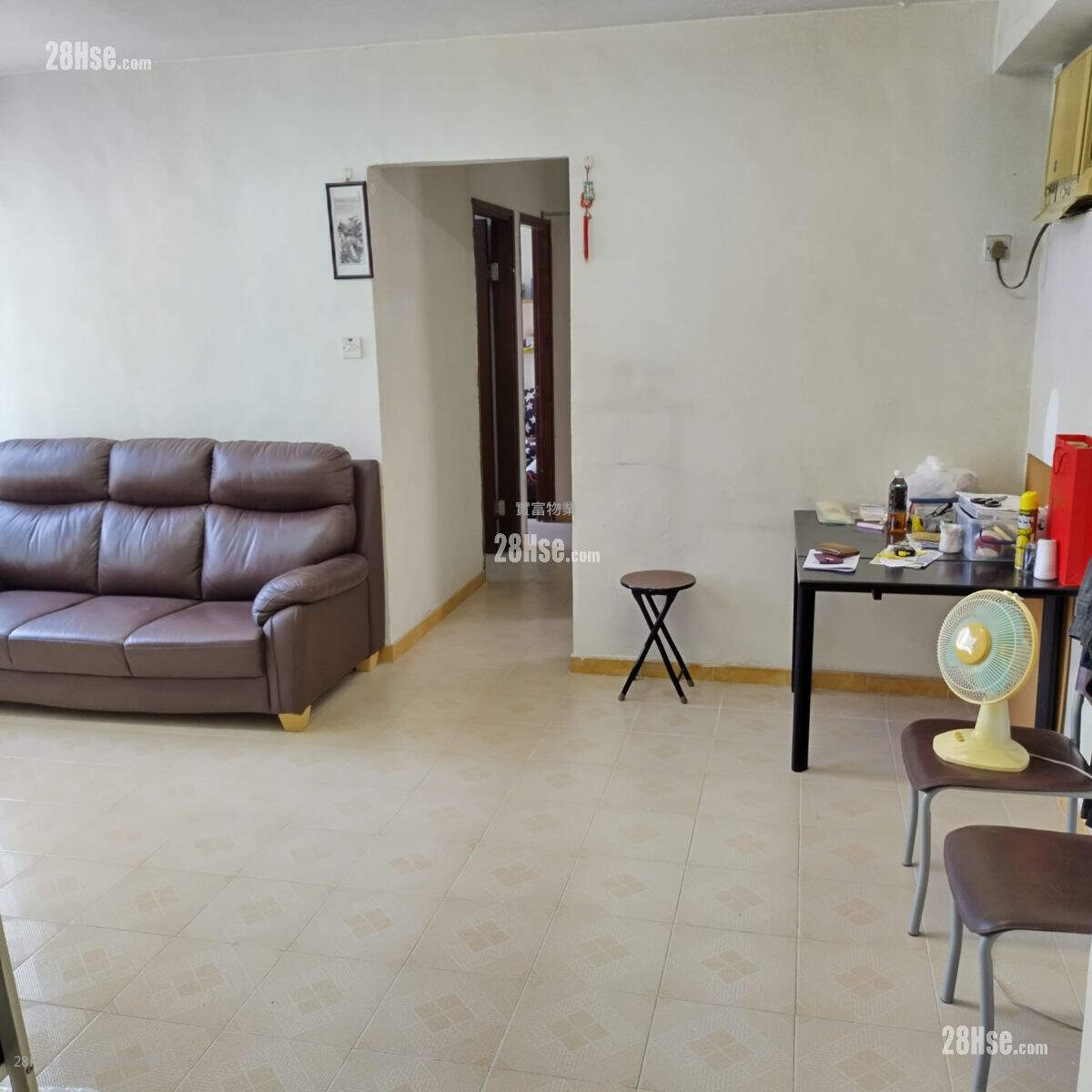 Sun Hing Garden Sell 3 Bedrooms , 1 Bathroom 591 ft² ( 54.9 m² )