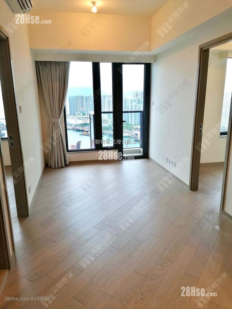 Regency Bay Rental 2 Bedrooms , 1 Bathroom 433 ft² ( 40.2 m² )