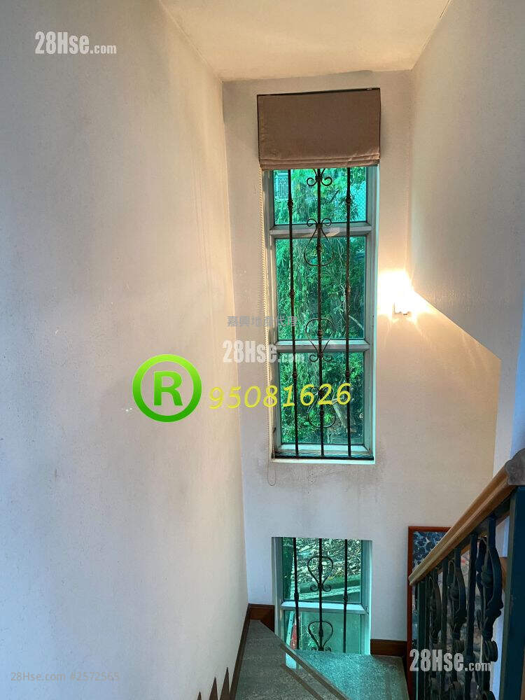 Lok Lo Ha Village Sell 3 Bedrooms , 2 Bathrooms 1,000 ft² ( 92.9 m² )