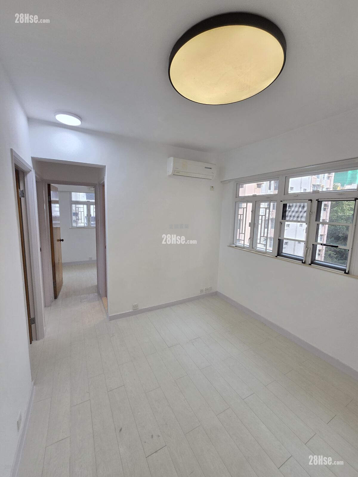 Pine Tree Building Rental 3 Bedrooms , 1 Bathroom 480 ft² ( 44.6 m² )
