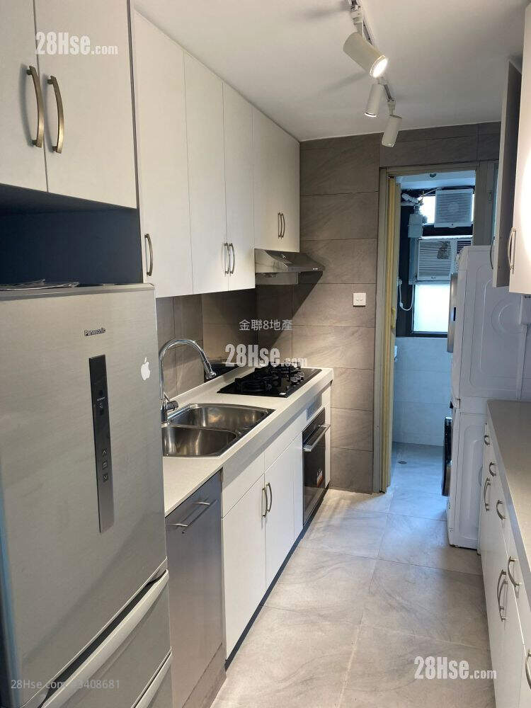 Beach Pointe Rental 3 Bedrooms , 2 Bathrooms 1,526 ft² ( 141.8 m² )