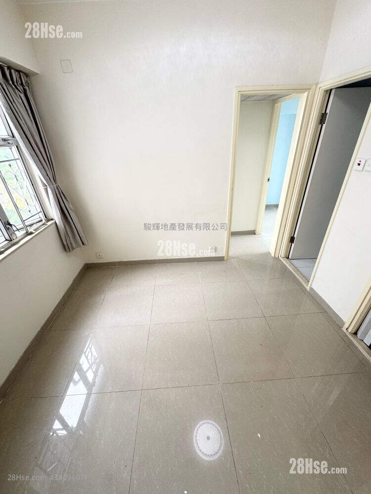 Tung Yu Building Rental 2 Bedrooms , 1 Bathroom 304 ft² ( 28.2 m² )