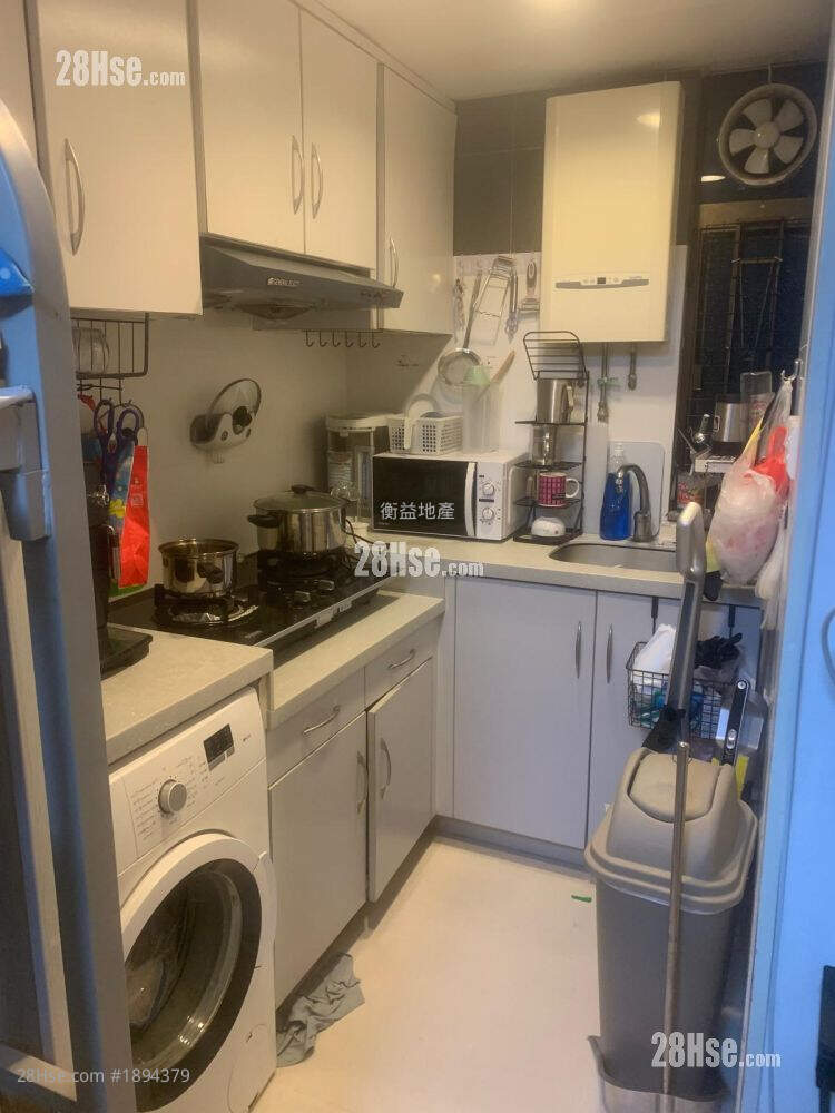 Tung Tai Building Sell 2 Bedrooms , 1 Bathroom 341 ft² ( 31.7 m² )