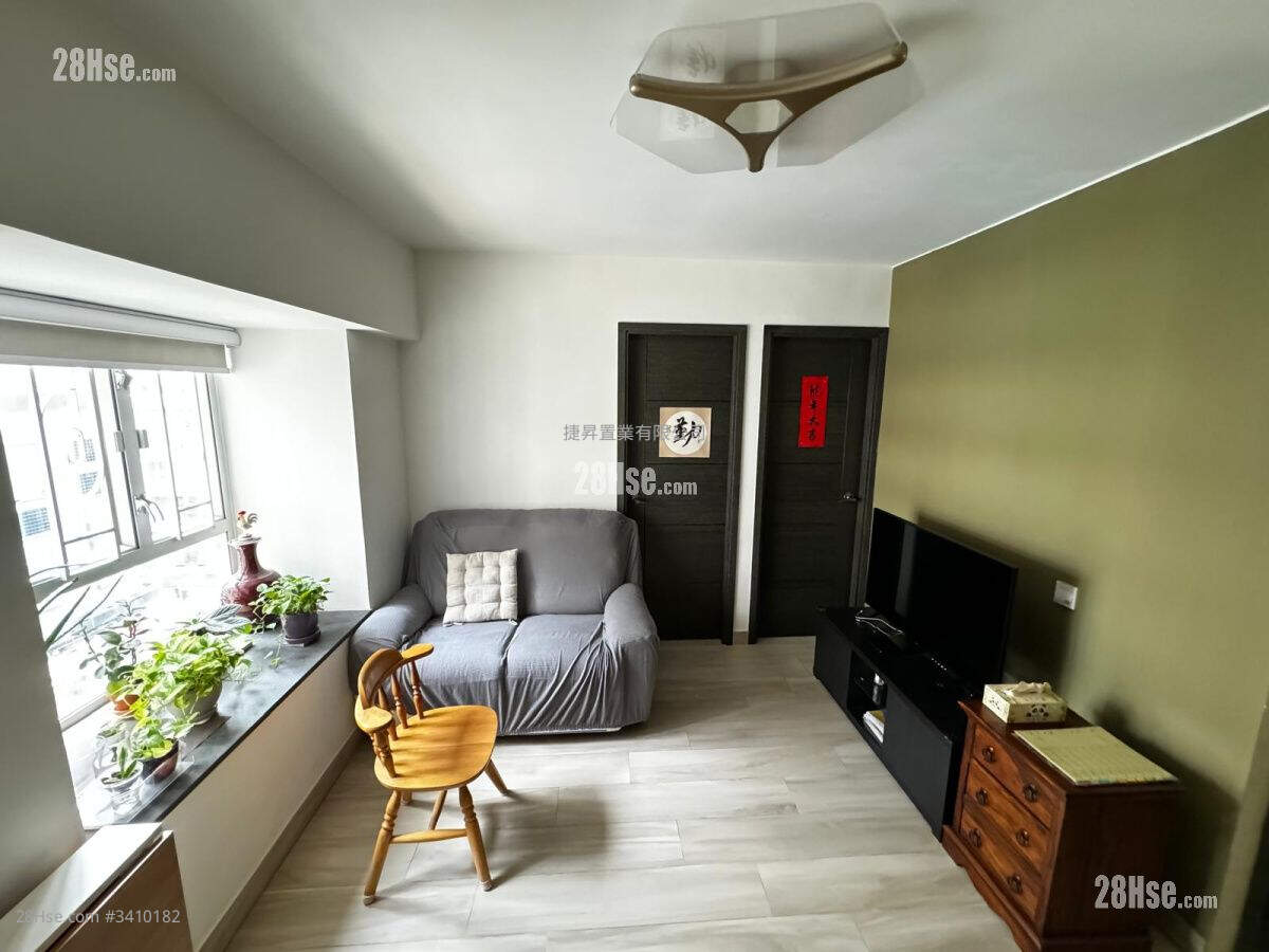 Fortune Building Sell 2 Bedrooms , 1 Bathroom 336 ft² ( 31.2 m² )