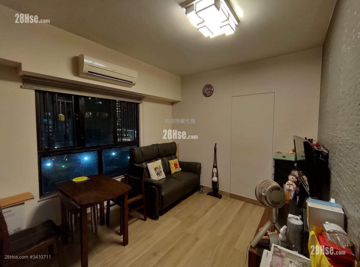 Shining Court Sell 1 Bedroom , 2 Bathrooms 326 ft² ( 30.3 m² )