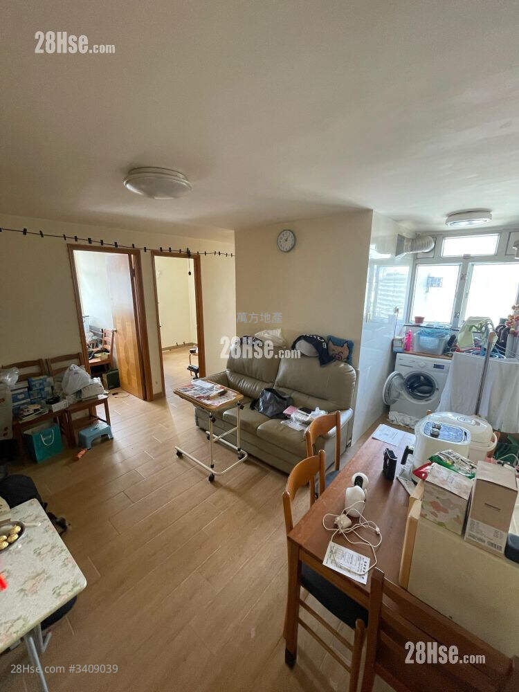 Pok Hong Estate Sell 3 Bedrooms , 1 Bathroom 490 ft² ( 45.5 m² )