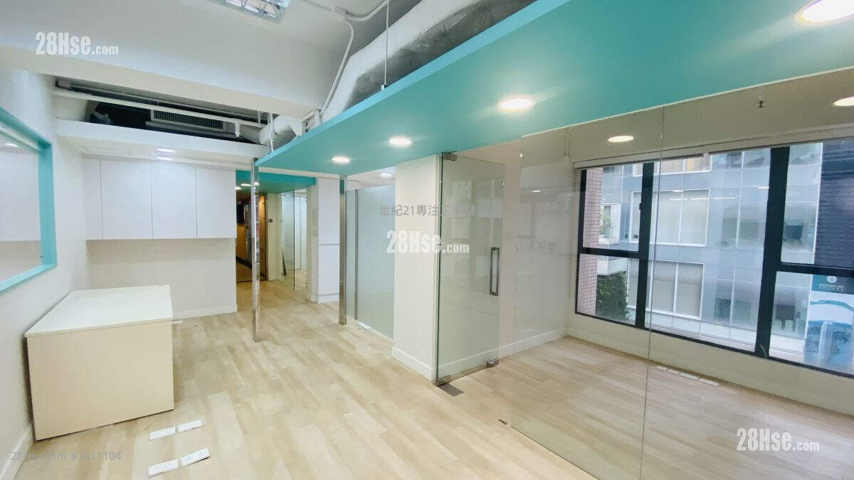 World Trust Tower Rental 4 Bedrooms