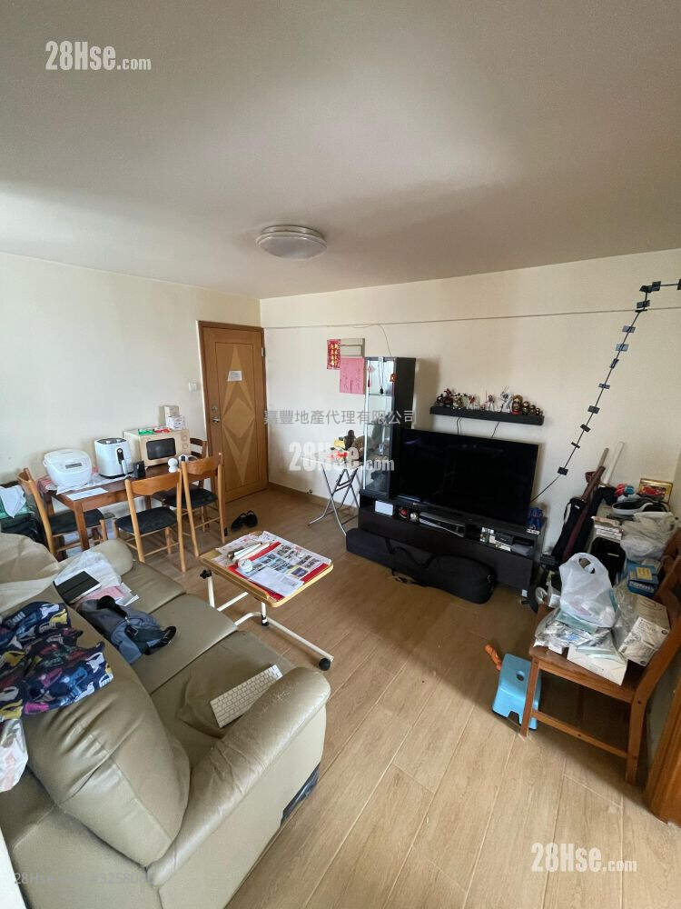 Pok Hong Estate Sell 3 Bedrooms , 1 Bathroom 490 ft² ( 45.5 m² )