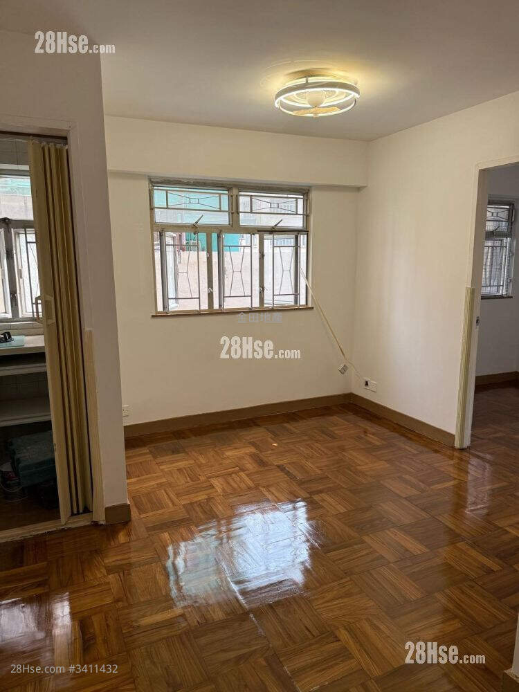 Full Yuet Court Rental 2 Bedrooms , 1 Bathroom 338 ft² ( 31.4 m² )