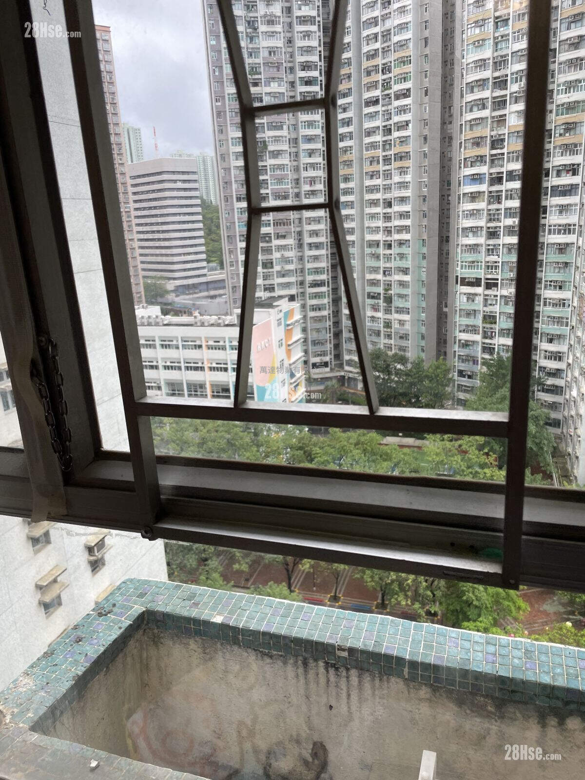 Kam Hay Court Sell 3 Bedrooms 554 ft² ( 51.5 m² )