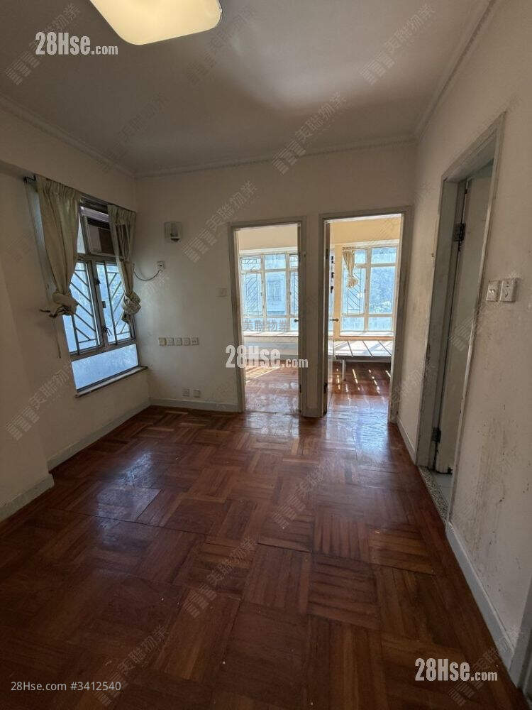 Lung Fung Garden Sell 2 Bedrooms 312 ft² ( 29.0 m² )