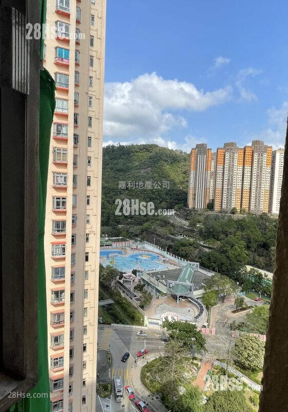 Wai King Building Sell 2 Bedrooms , 1 Bathroom 378 ft² ( 35.1 m² )