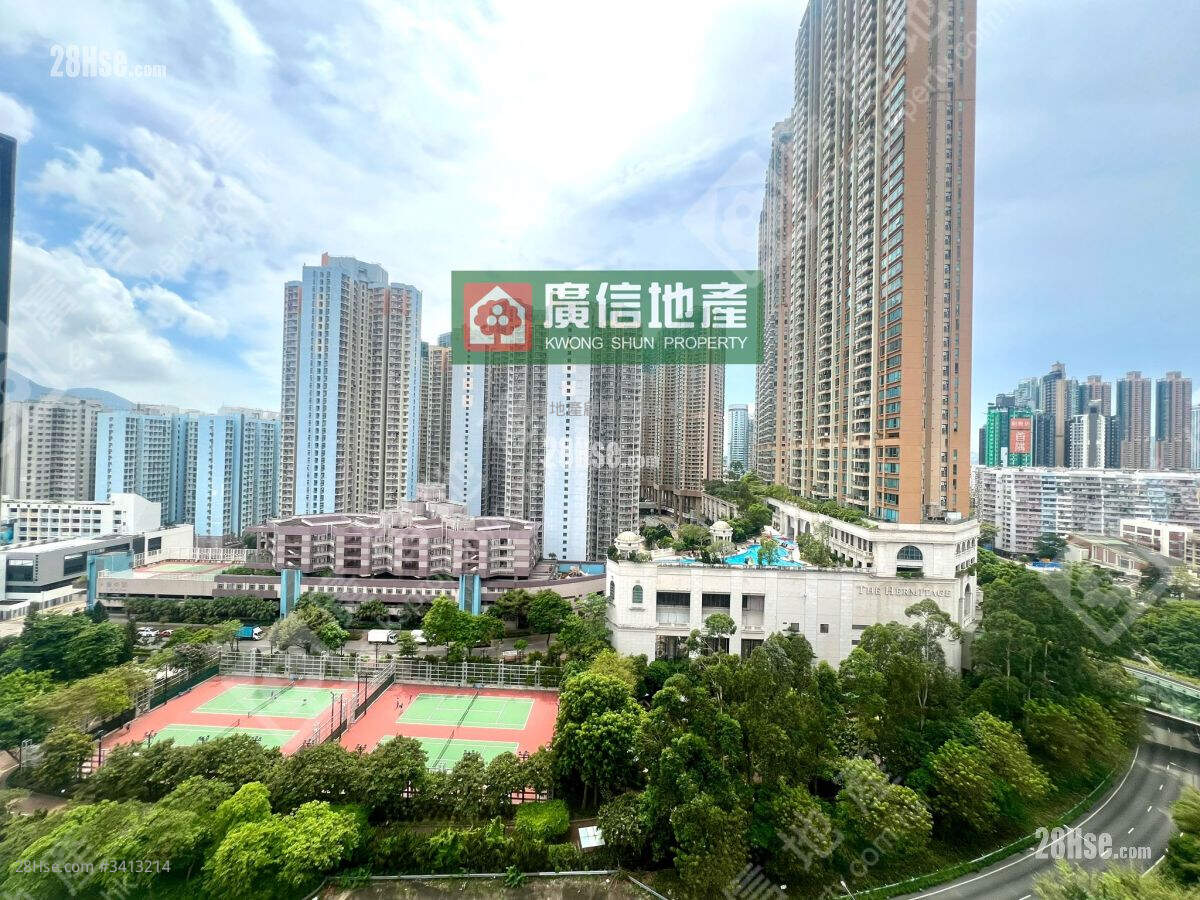Shun Hing Building Sell 2 Bedrooms , 1 Bathroom 425 ft² ( 39.5 m² )
