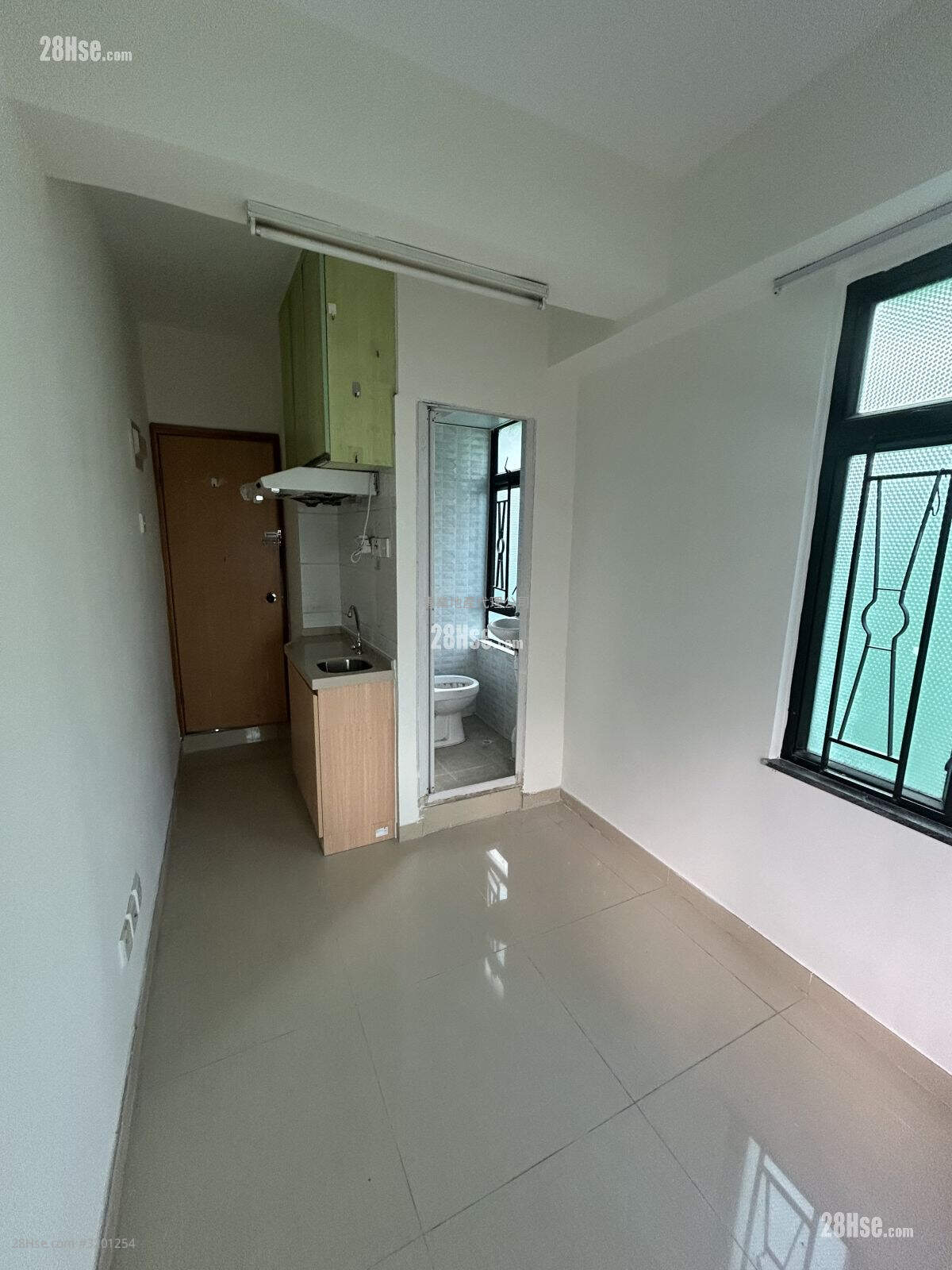 On Shun Building Rental Studio , 1 Bathroom 90 ft² ( 8.4 m² )