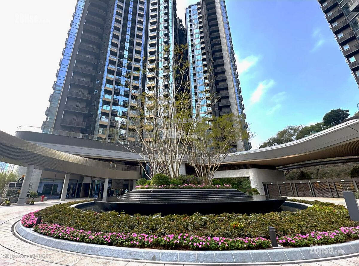 In One Rental 4 Bedrooms , 3 Bathrooms 941 ft² ( 87.4 m² )