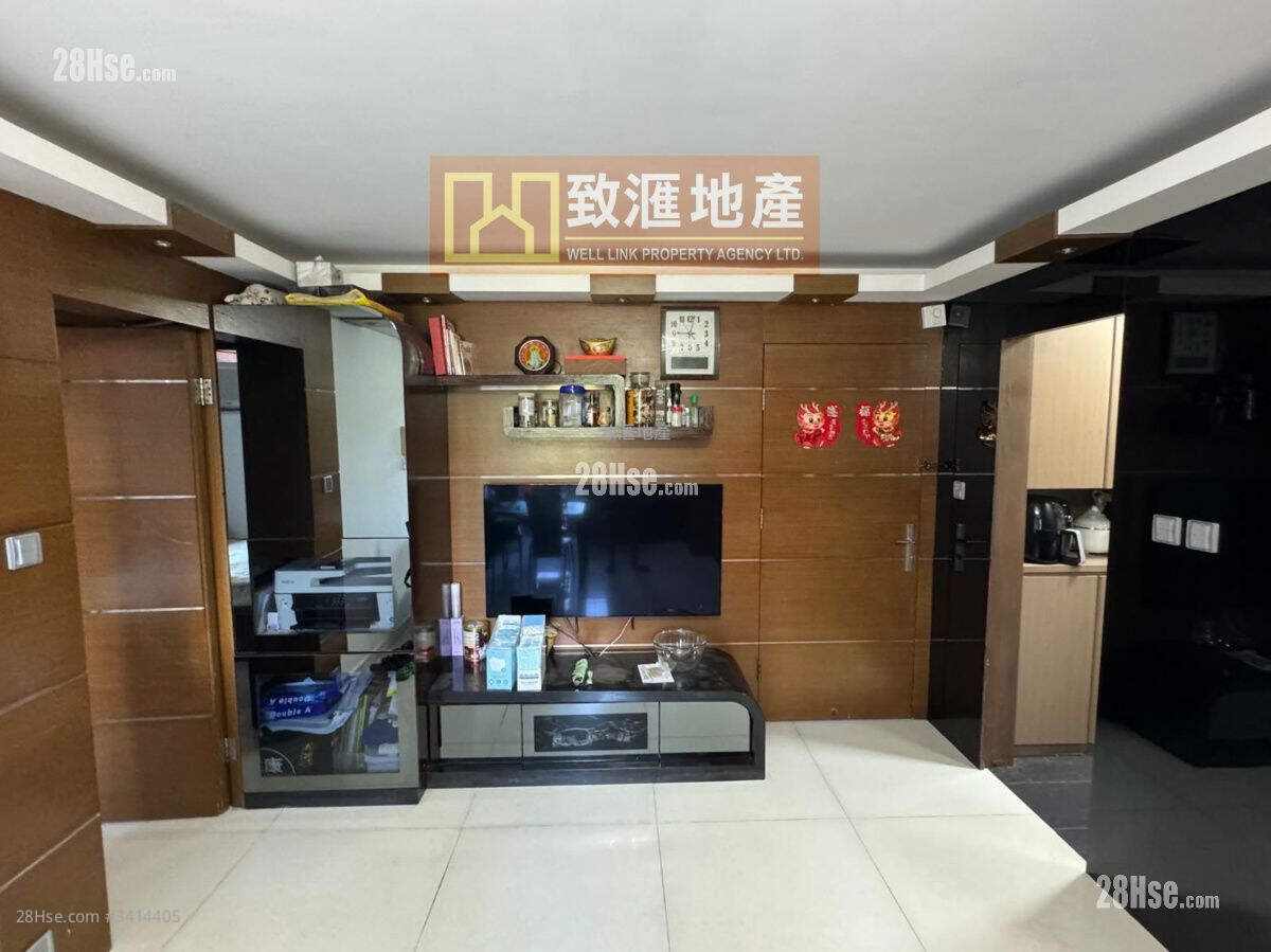 Lai Yan Court Sell 3 Bedrooms 645 ft² ( 59.9 m² )