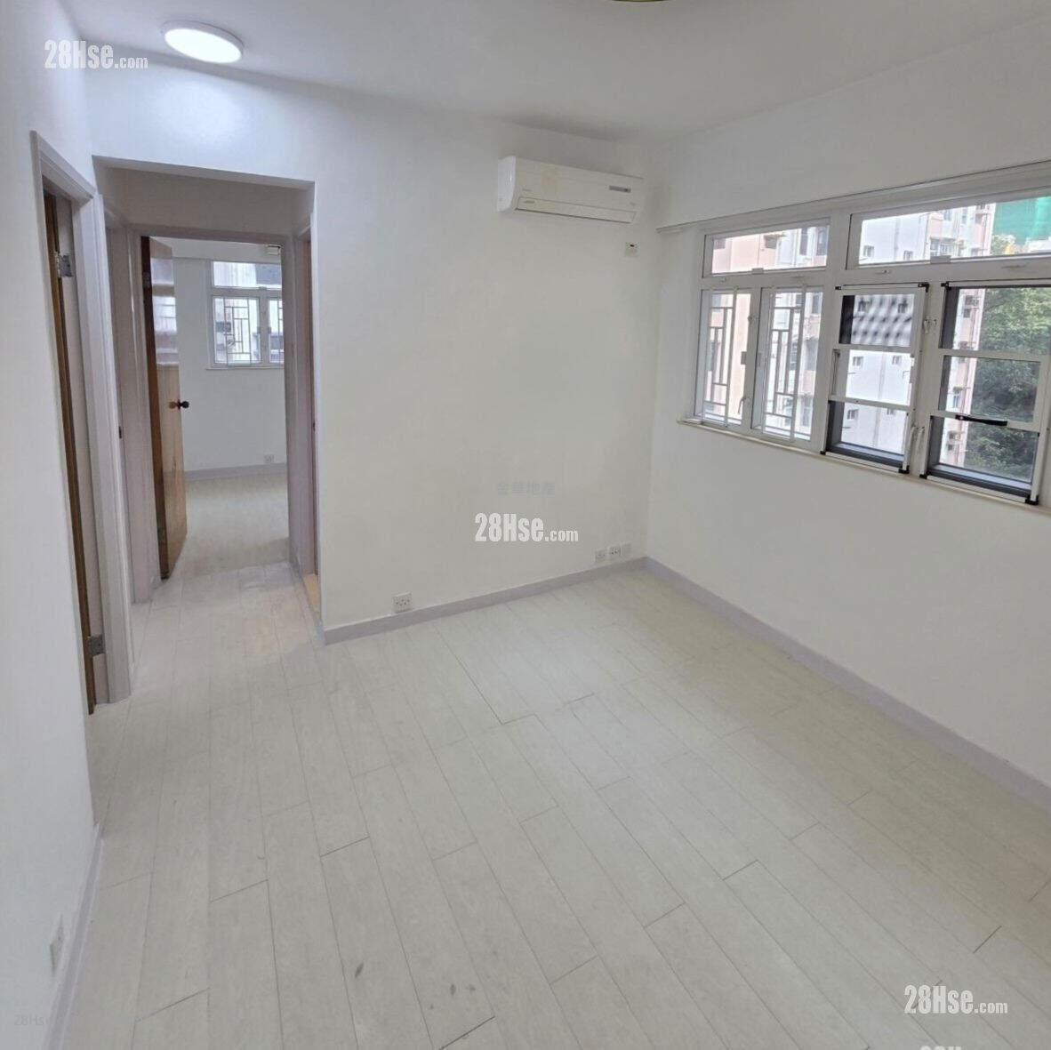 Pine Tree Building Rental 3 Bedrooms , 1 Bathroom 480 ft² ( 44.6 m² )