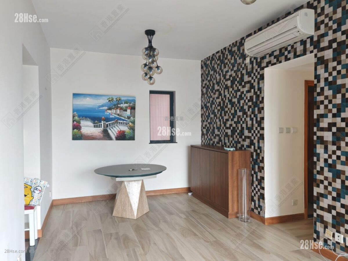 Le Sommet Rental 3 Bedrooms , 2 Bathrooms 806 ft² ( 74.9 m² )